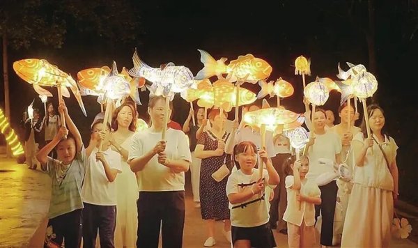 翻乐股 吟诗、奏乐、赏月……河源中秋，氛围感拉满→